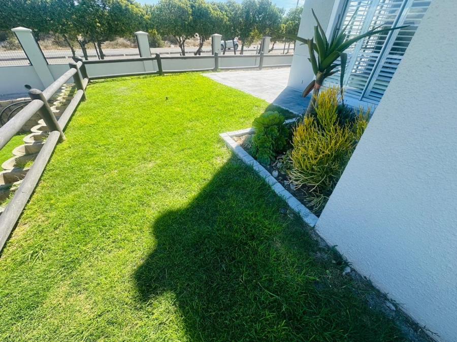 To Let 3 Bedroom Property for Rent in Big Bay Western Cape